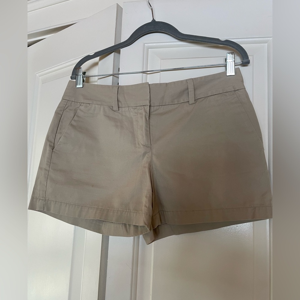 Ann Taylor Loft Women's Tan Shorts size 4. Like new.